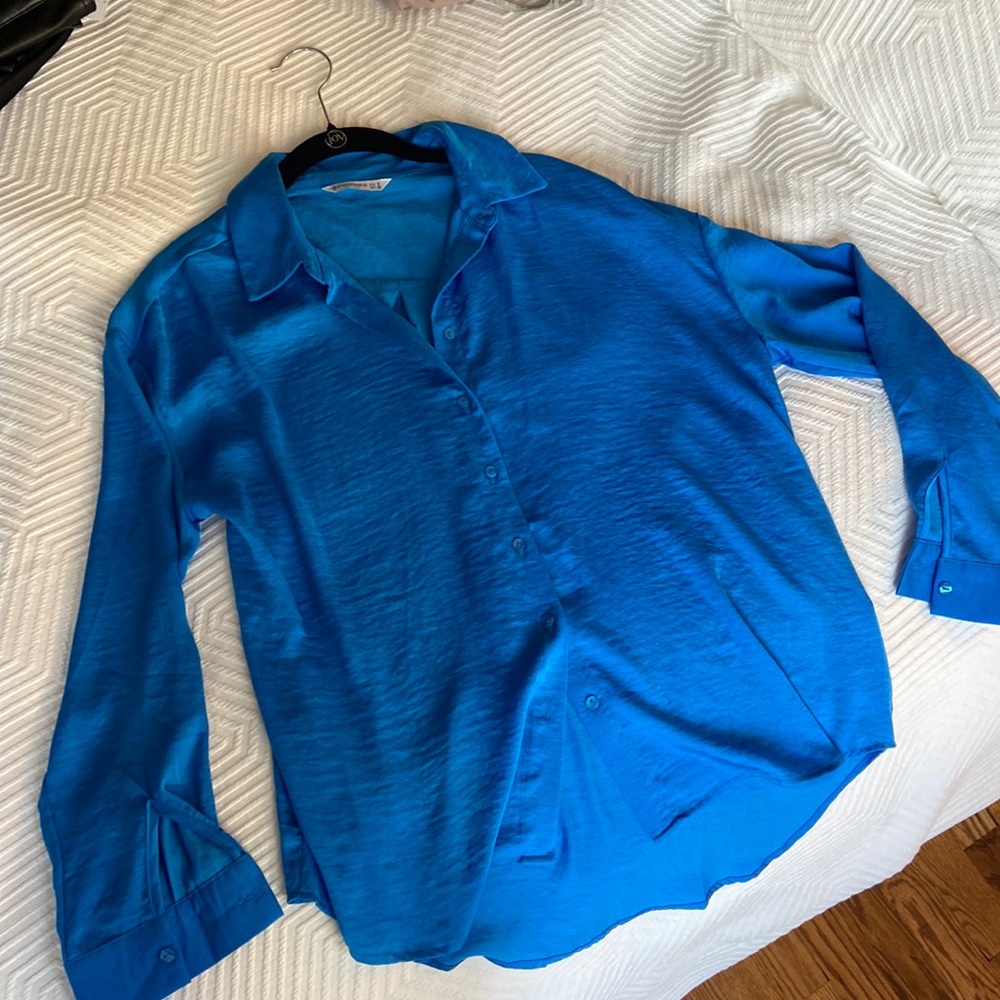 Stradivarius satin top